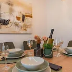 2 Bedroom Gorgeous In