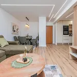 アパート 2 Bedroom Gorgeous In ザダル