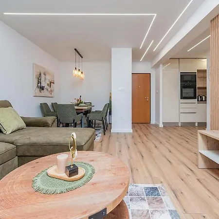 아파트 2 Bedroom Gorgeous In 자다르