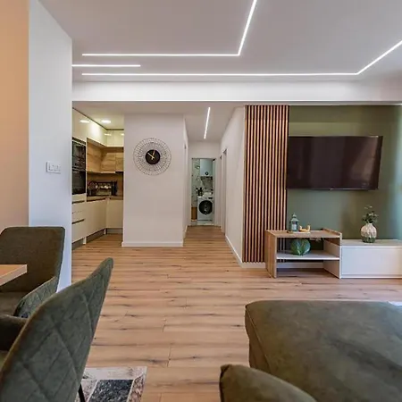 2 Bedroom Gorgeous In Appartamento