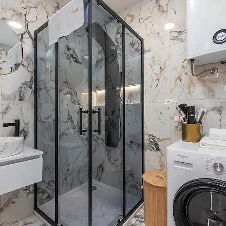 아파트 2 Bedroom Gorgeous In 자다르