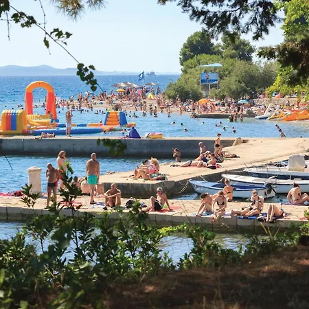 2 Bedroom Gorgeous In 아파트 *