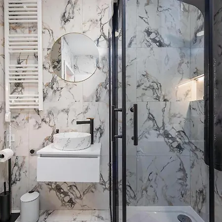 2 Bedroom Gorgeous In