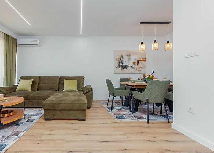 2 Bedroom Gorgeous In *