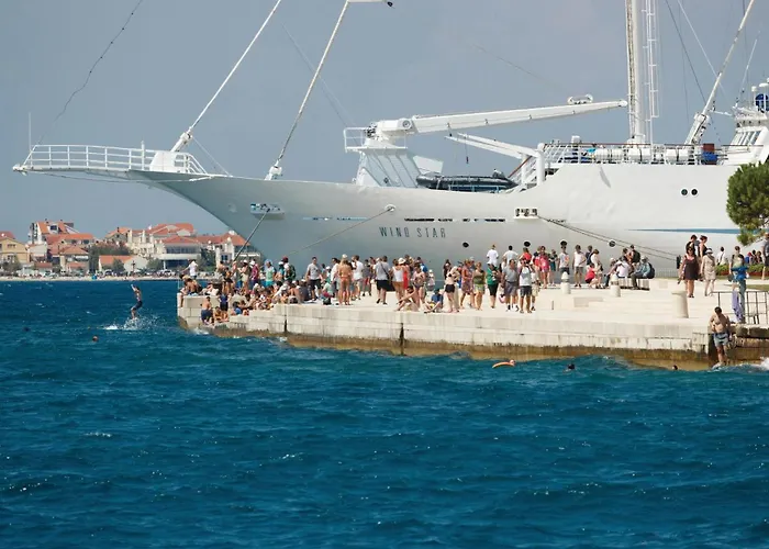 2 Bedroom Gorgeous In דירה זאדאר