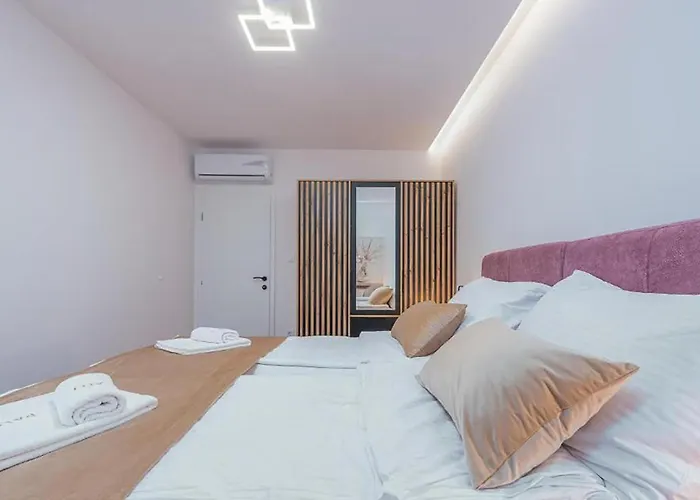 2 Bedroom Gorgeous In דירה